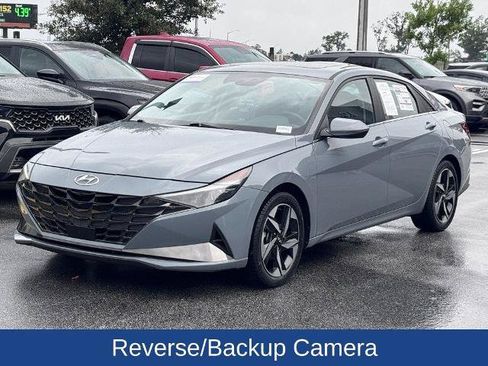 Used 2023 Hyundai Elantra Limited w/ Cargo Package FWD image 5