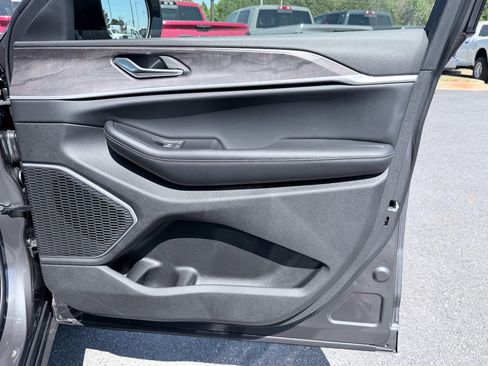New 2026 Jeep Grand Cherokee L Limited RWD image 34