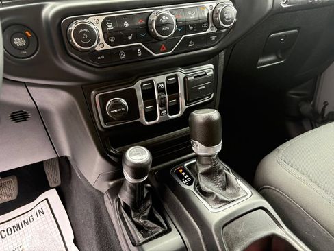 Used 2023 Jeep Wrangler Unlimited Sport AWD/4WD image 15