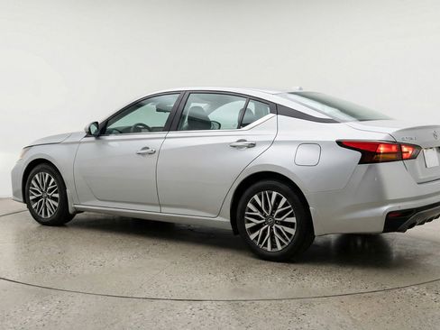 Used 2025 Nissan Altima 2.5 SV image 6
