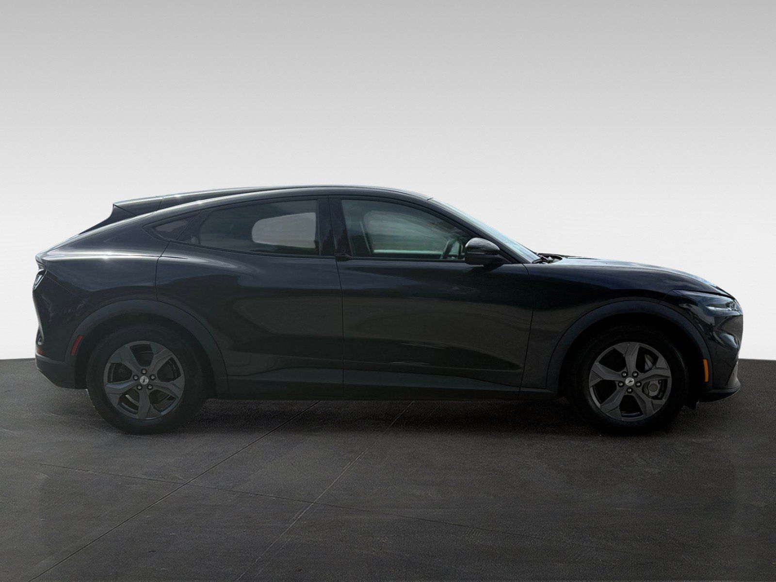 Used 2022 Ford Mustang Mach-E Select RWD image 4