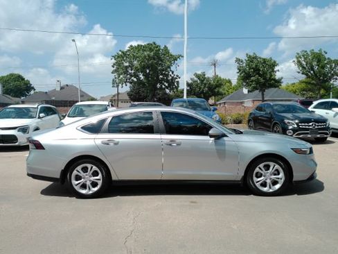 Used 2025 Honda Accord LX image 5