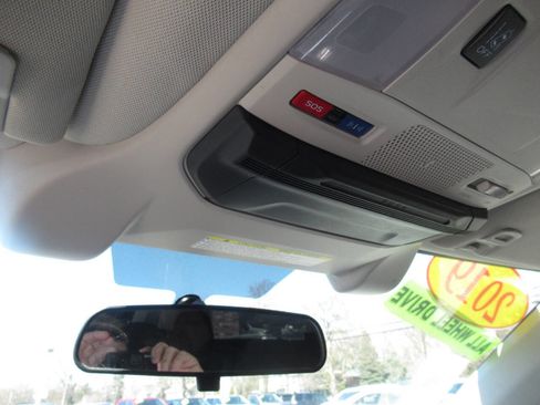 Used 2019 Subaru Ascent Premium image 25