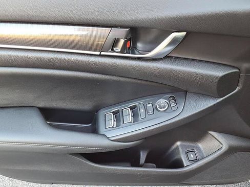Used 2022 Honda Accord Sport image 9
