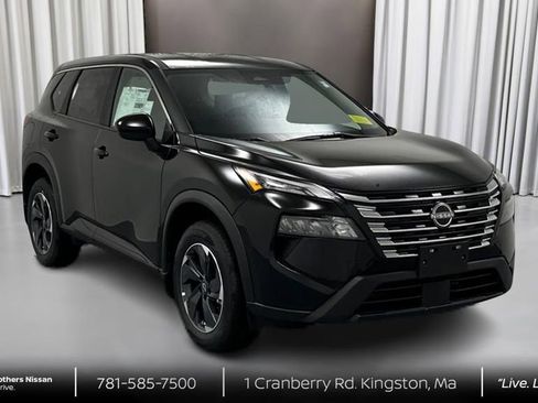 Used 2024 Nissan Rogue SV image 3