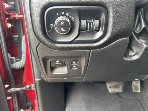 Used 2025 RAM 1500 Laramie image 19