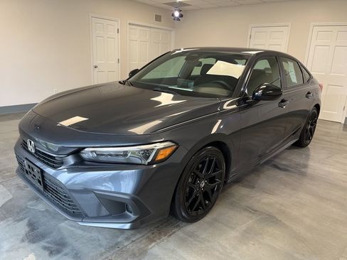 Used 2023 Honda Civic Sport image 4