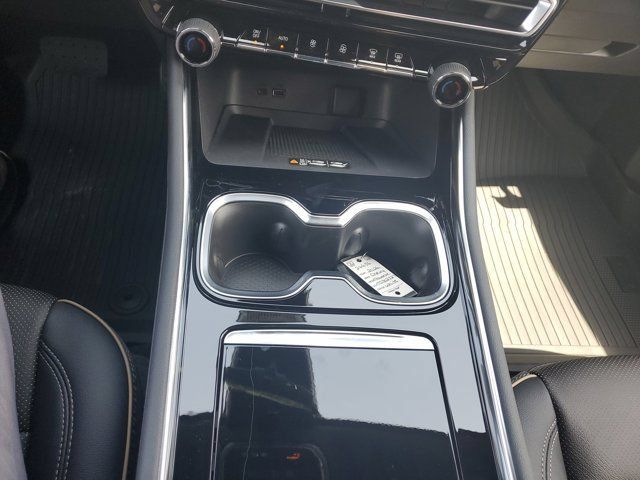 New 2026 Chevrolet Traverse High Country w/ LPO, Floor Liner Package FWD image 27