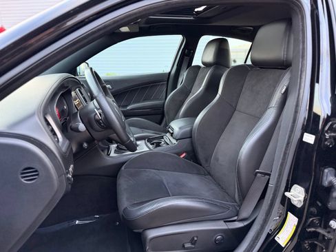 Used 2023 Dodge Charger R/T w/ Plus Group RWD image 17