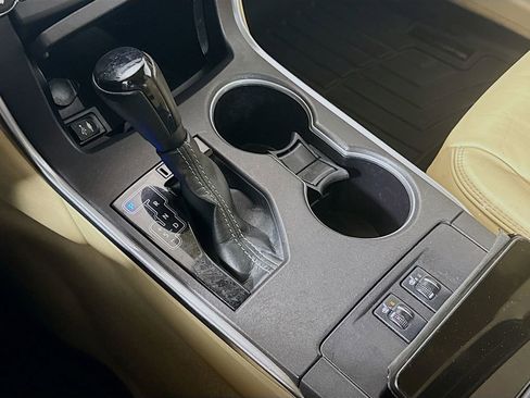 Used 2015 Toyota Camry XLE image 16