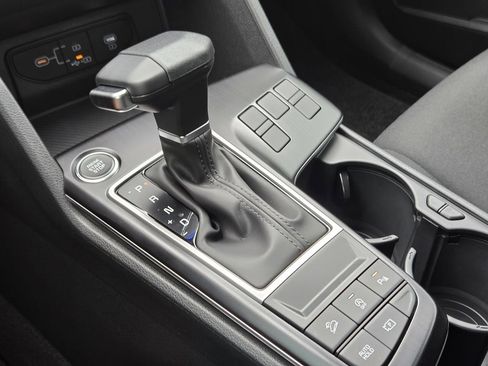 New 2026 Kia Sportage LX FWD image 17