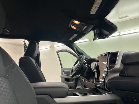 New 2026 RAM 2500 Big Horn AWD/4WD image 18