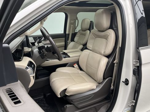 Used 2023 Lincoln Navigator L Reserve AWD/4WD image 11