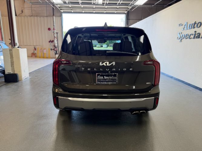 Used 2025 Kia Telluride S AWD/4WD image 4