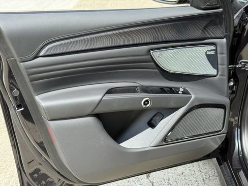 New 2025 Maserati Grecale GT image 11