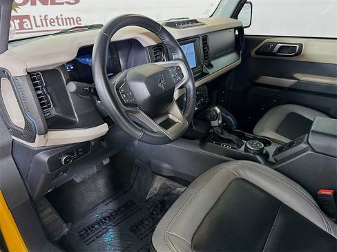Used 2022 Ford Bronco Wildtrak image 18