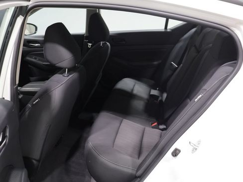 Used 2025 Nissan Altima 2.5 SV FWD image 18