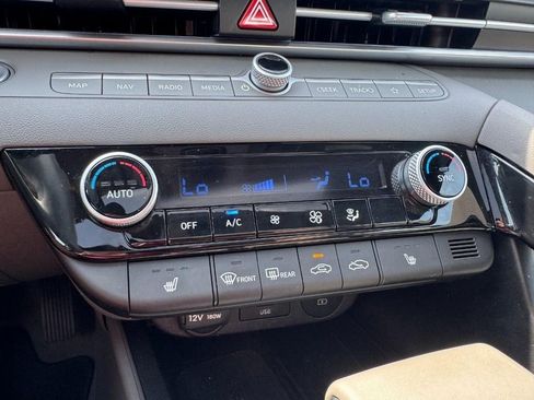 Certified 2024 Hyundai Elantra SEL w/ Convenience Package FWD image 19
