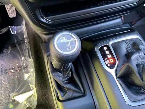 Used 2021 Jeep Wrangler Willys image 33