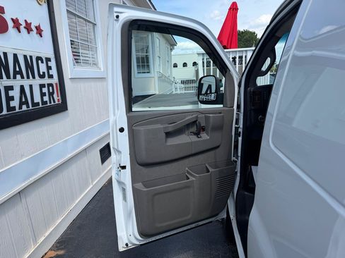 Used 2022 Chevrolet Express 2500 w/ Driver Convenience Package RWD image 8