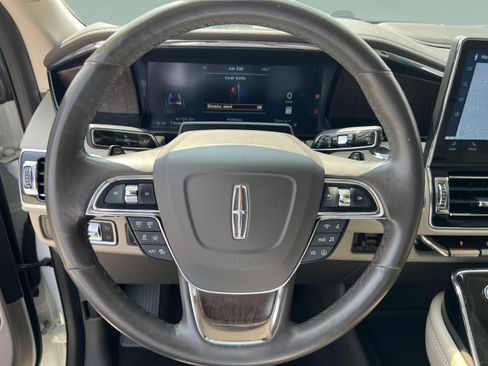 Used 2022 Lincoln Navigator Reserve RWD image 12