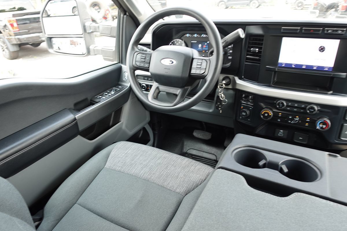 Used 2024 Ford F350 XLT w/ FX4 Off-Road Package AWD/4WD image 41