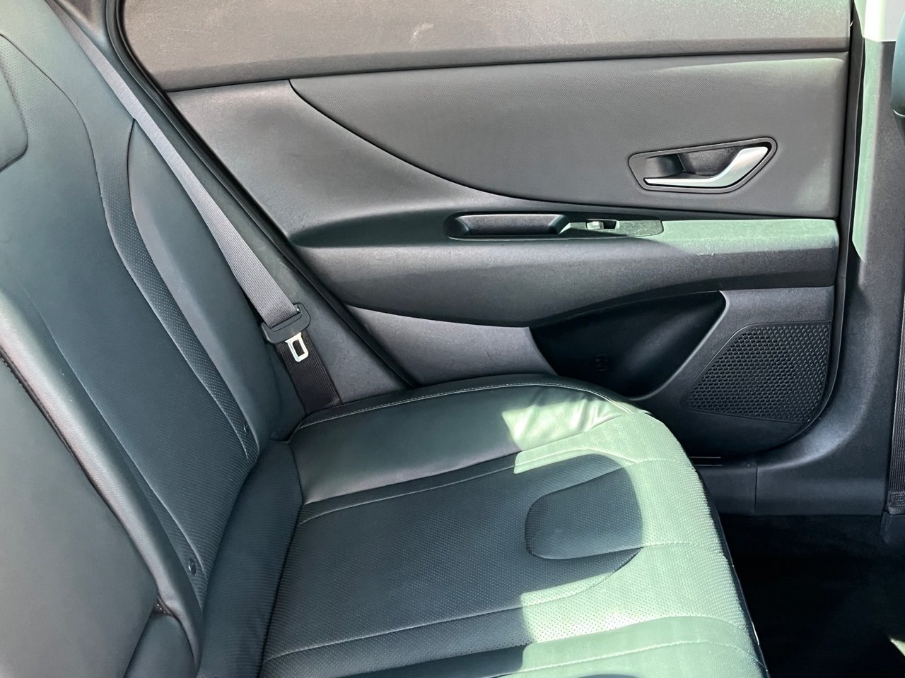 Used 2023 Hyundai Elantra Limited w/ Cargo Package FWD image 11