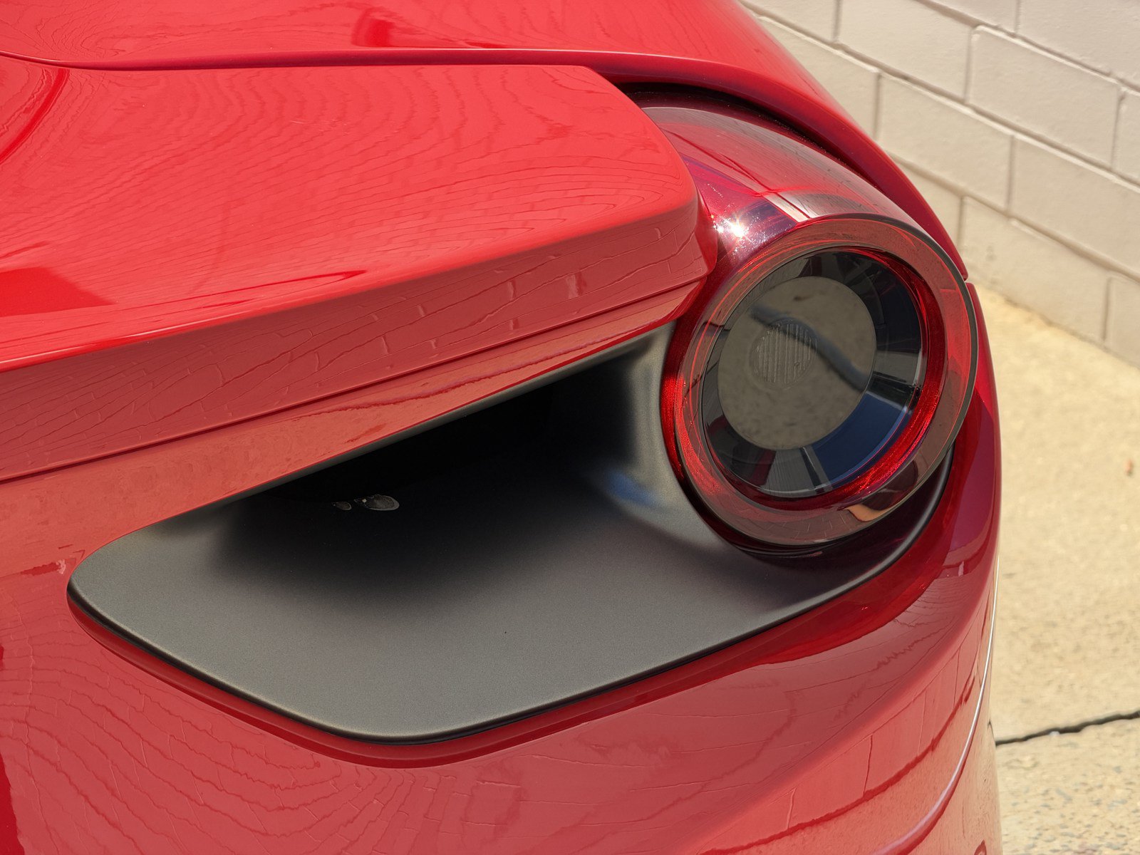 Used 2017 Ferrari 488 GTB RWD image 26