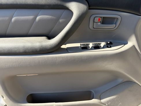 Used 2003 Toyota Land Cruiser AWD/4WD image 12
