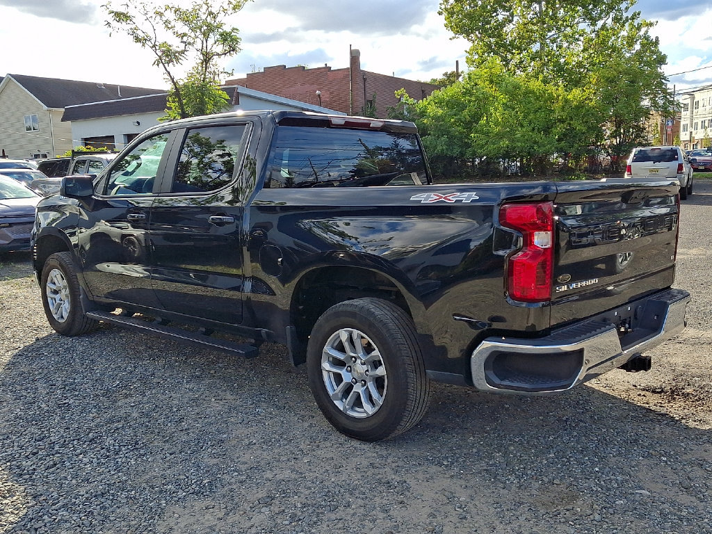 Used 2024 Chevrolet Silverado 1500 LT AWD/4WD image 6