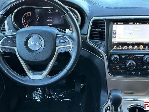 Used 2017 Jeep Grand Cherokee Overland image 16