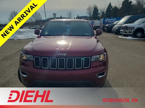 Used 2018 Jeep Grand Cherokee Laredo image 2