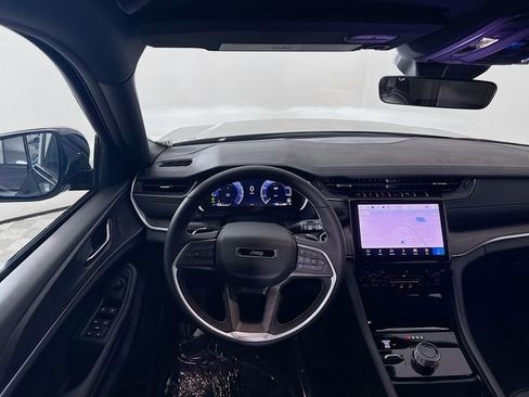 New 2025 Jeep Grand Cherokee Limited image 22