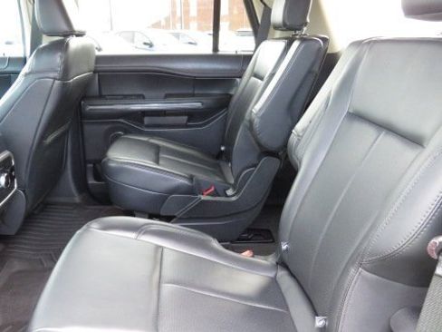 Certified 2022 Ford Expedition XLT image 6