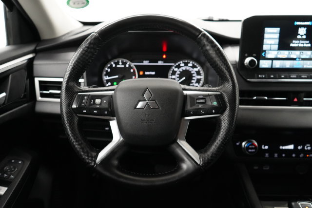 Used 2023 Mitsubishi Outlander SE AWD/4WD image 15
