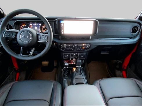 Used 2026 Jeep Wrangler Unlimited Rubicon AWD/4WD image 14