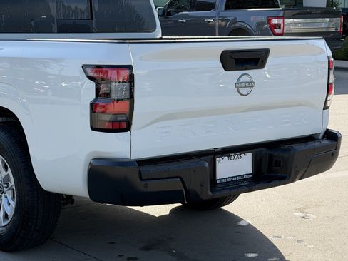 Used 2025 Nissan Frontier S RWD image 6