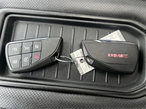 Used 2021 GMC Yukon XL SLT w/ SLT Premium Package image 36