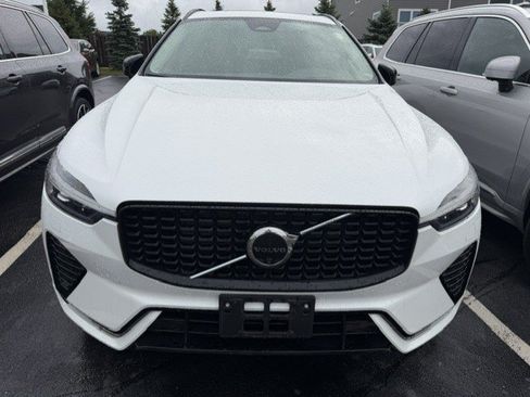 Used 2024 Volvo XC60 B5 Ultimate w/ Climate Package AWD/4WD image 4