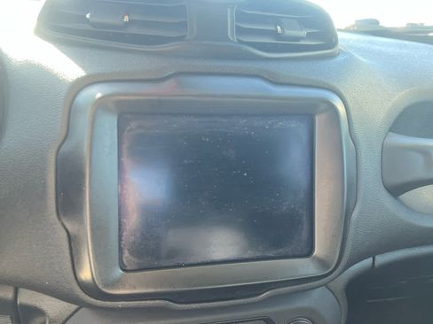 Used 2018 Jeep Renegade Trailhawk w/ UConnect 8.4 Nav Group image 20