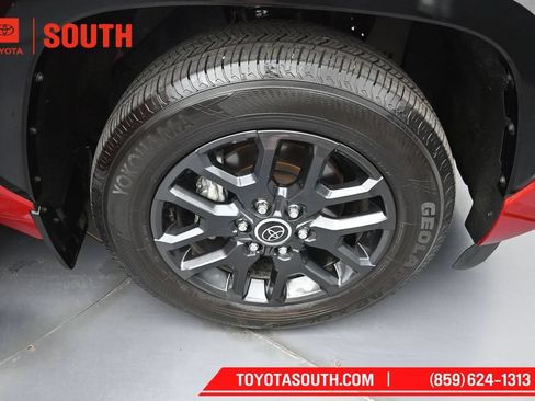 Used 2023 Toyota Sequoia Platinum AWD/4WD image 44