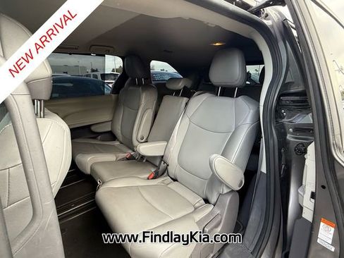 Used 2021 Toyota Sienna XLE image 5