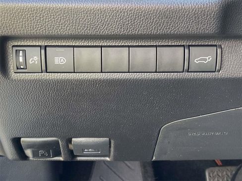 Used 2025 Toyota RAV4 XLE image 29