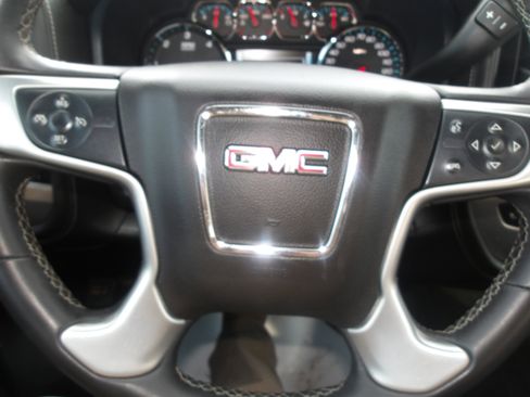 Used 2018 GMC Sierra 1500 SLE image 16