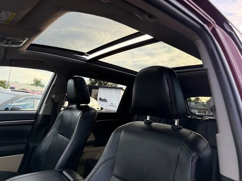 Used 2019 Toyota Highlander Limited Platinum AWD/4WD image 13
