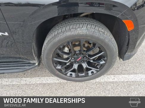 Used 2022 GMC Yukon XL SLE image 30