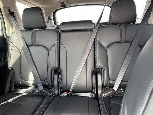 Used 2025 Honda Pilot EX-L image 13
