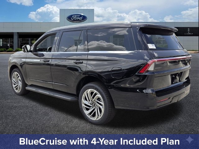 New 2027 Lincoln Navigator Premiere RWD image 3