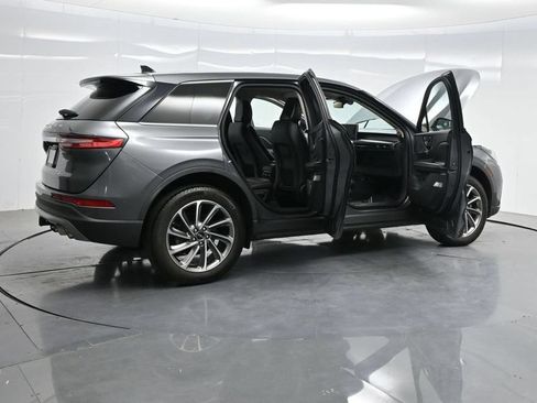 Used 2023 Lincoln Corsair FWD w/ Equipment Group 101A image 4