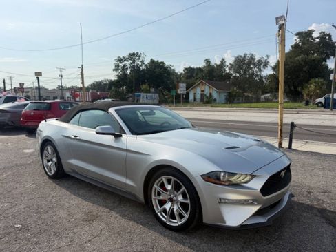Used 2019 Ford Mustang Premium RWD image 5